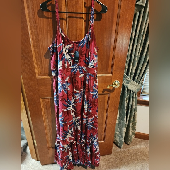 Maxi Lenny Tiered Dress - Picture 2 of 4